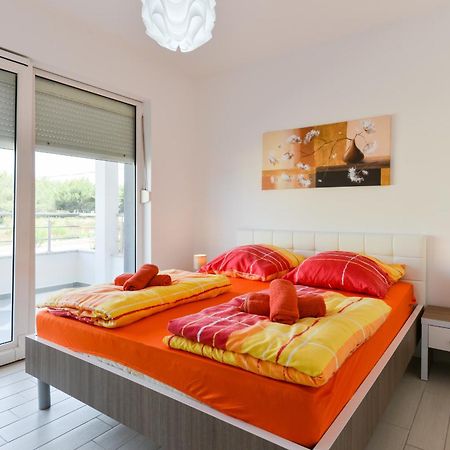 Apartmani Martin Mit Beheiztem Pool With Heated Pool Бибине Екстериор снимка