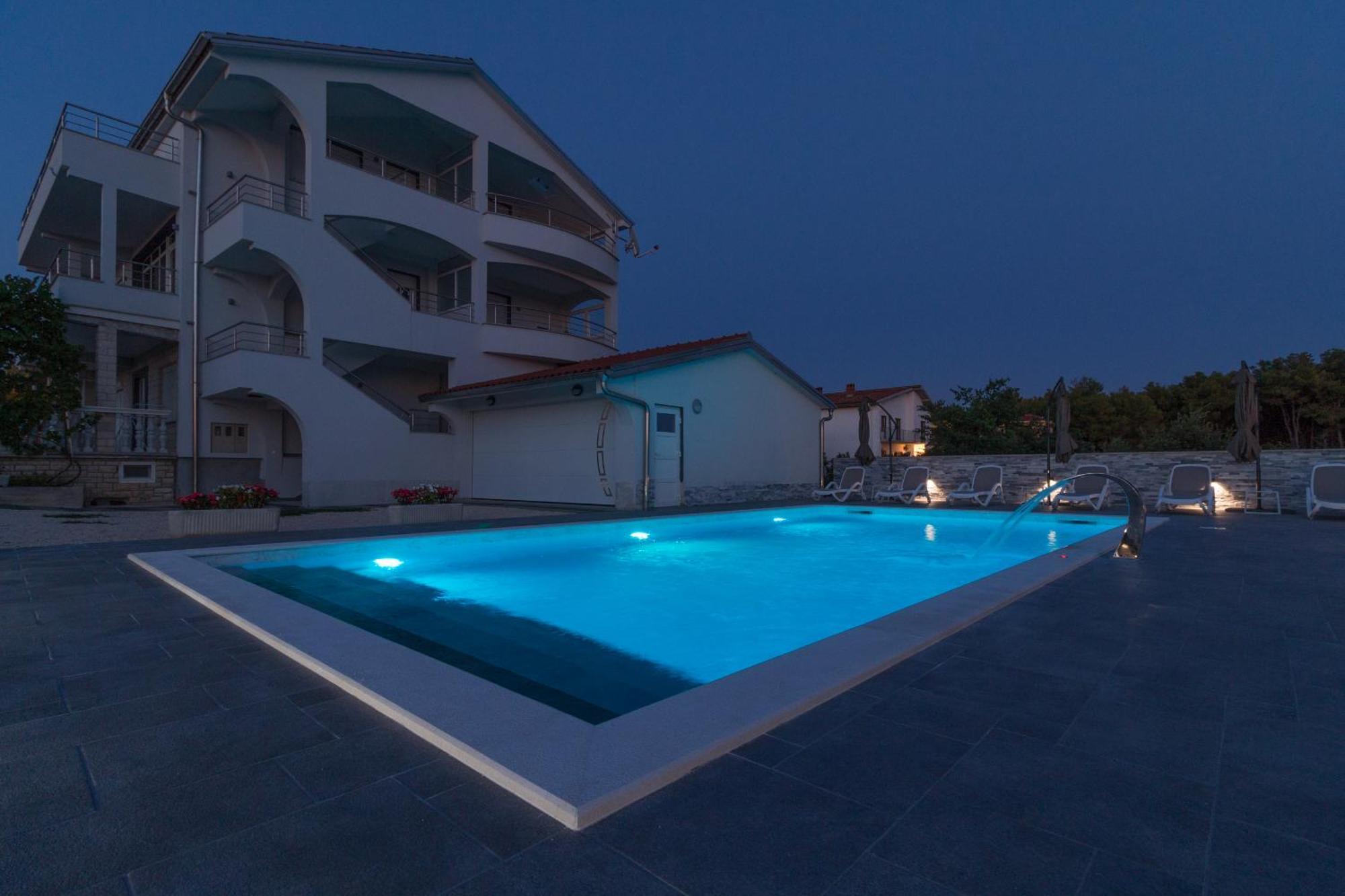 Apartmani Martin Mit Beheiztem Pool With Heated Pool Бибине Екстериор снимка
