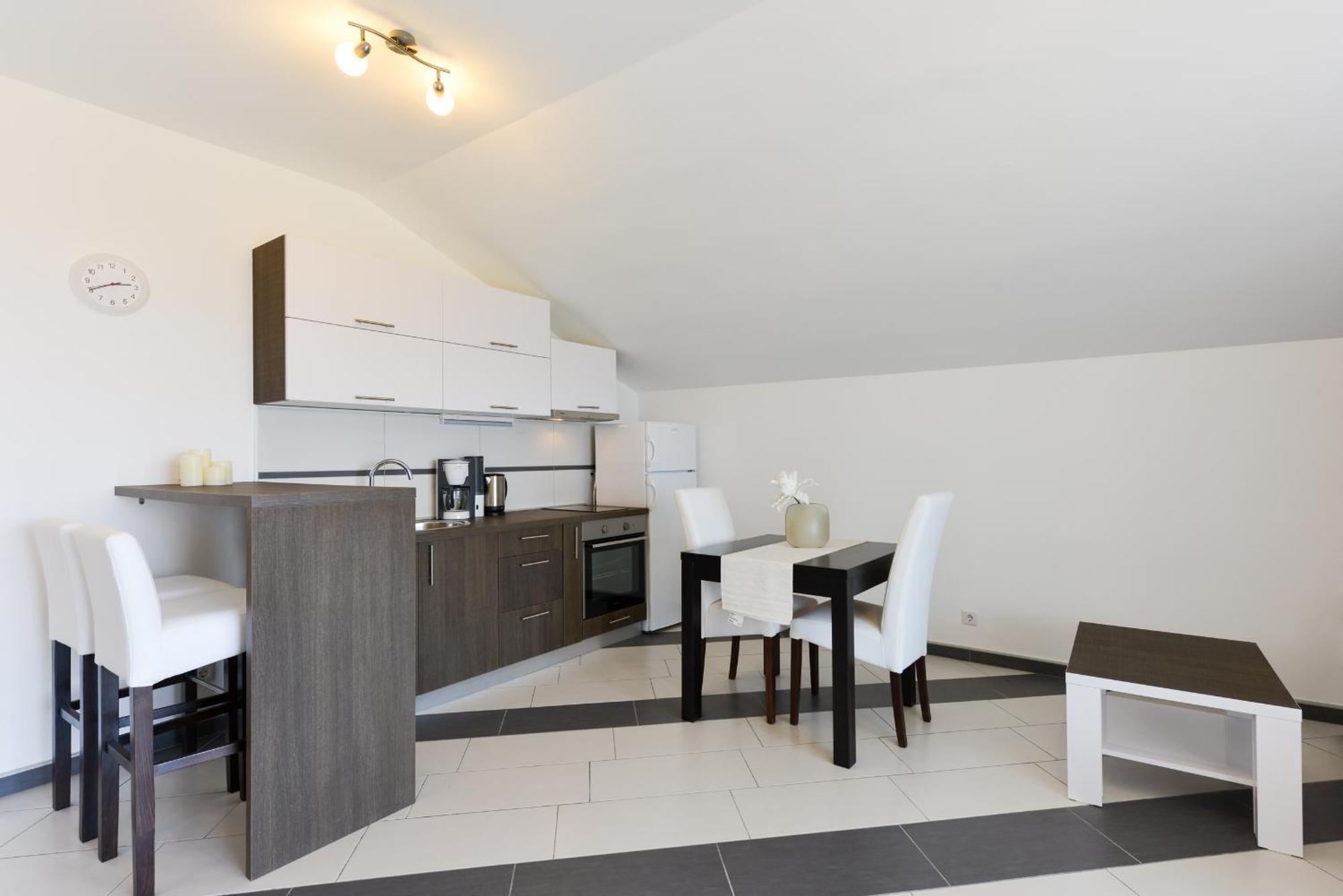 Apartmani Martin Mit Beheiztem Pool With Heated Pool Бибине Екстериор снимка