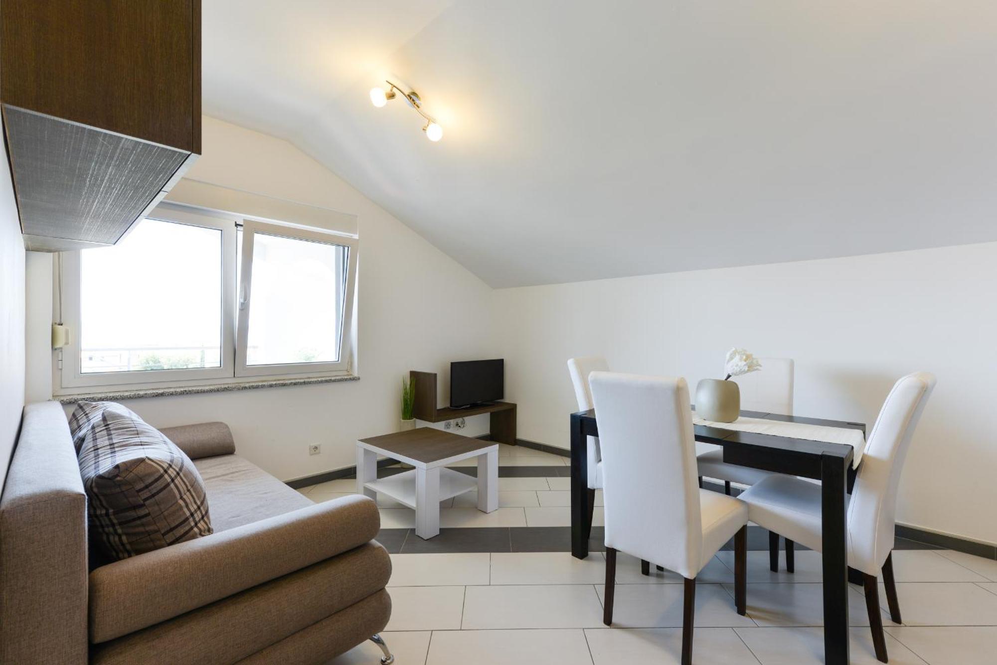 Apartmani Martin Mit Beheiztem Pool With Heated Pool Бибине Екстериор снимка