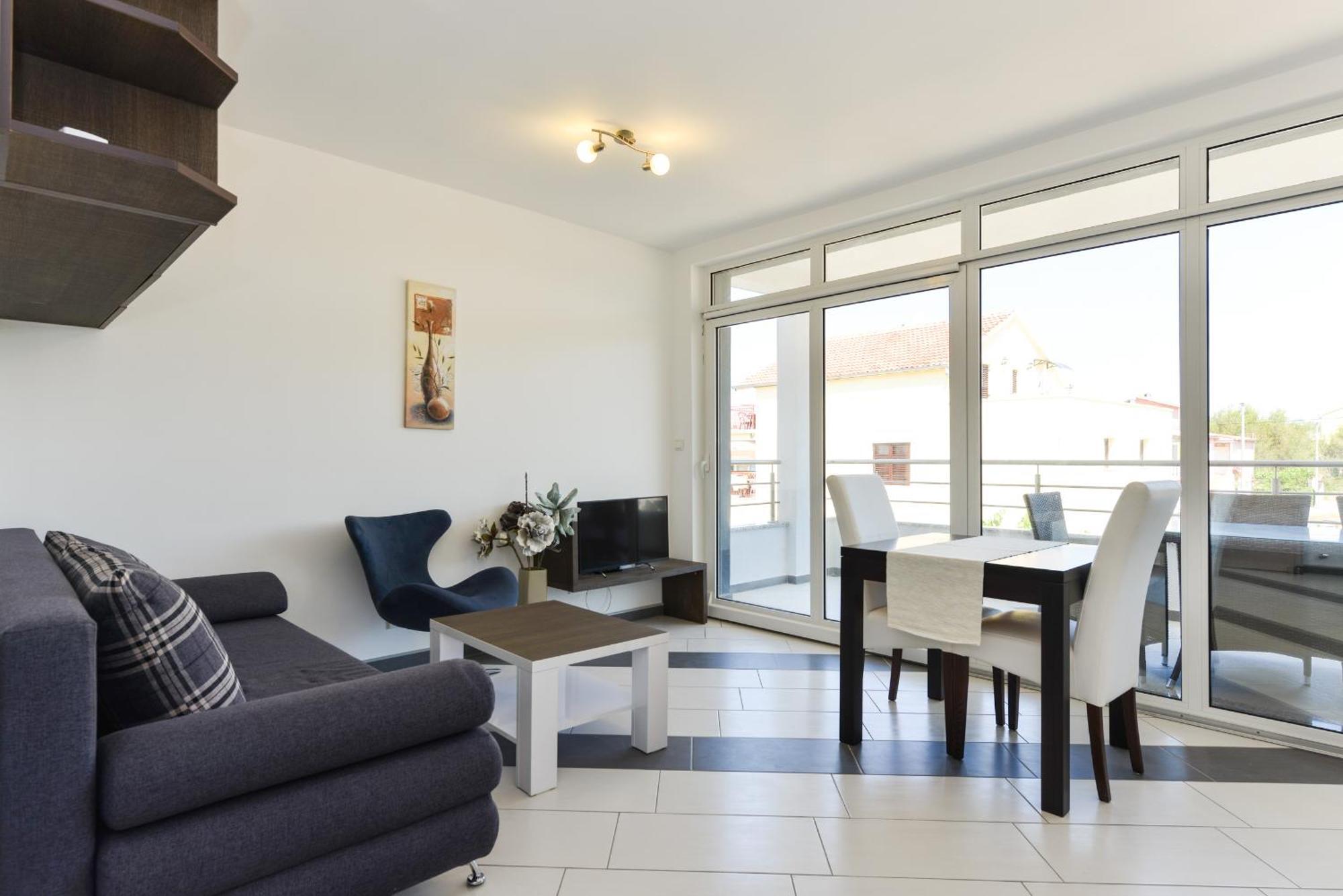 Apartmani Martin Mit Beheiztem Pool With Heated Pool Бибине Екстериор снимка